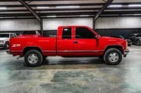 5_ 1998-Chevrolet-K1500-Red-102664-35.jpg